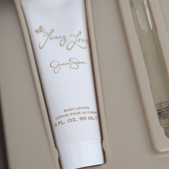 Jessica Simpson Fancy Love Gift Set - Picture 2 of 7